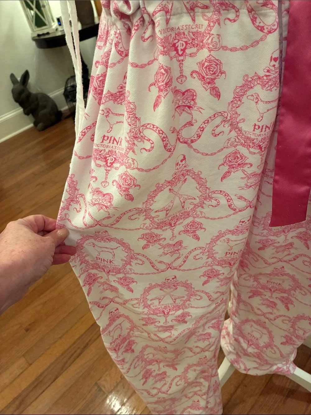 PINK Victorias Secret casual white